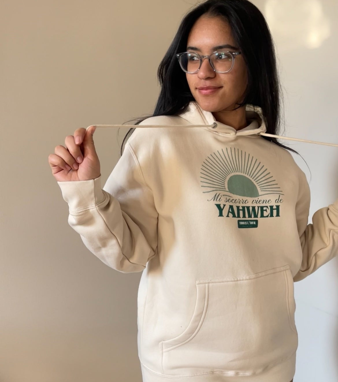 Mi Socorro Viene de Yahweh Hoodie