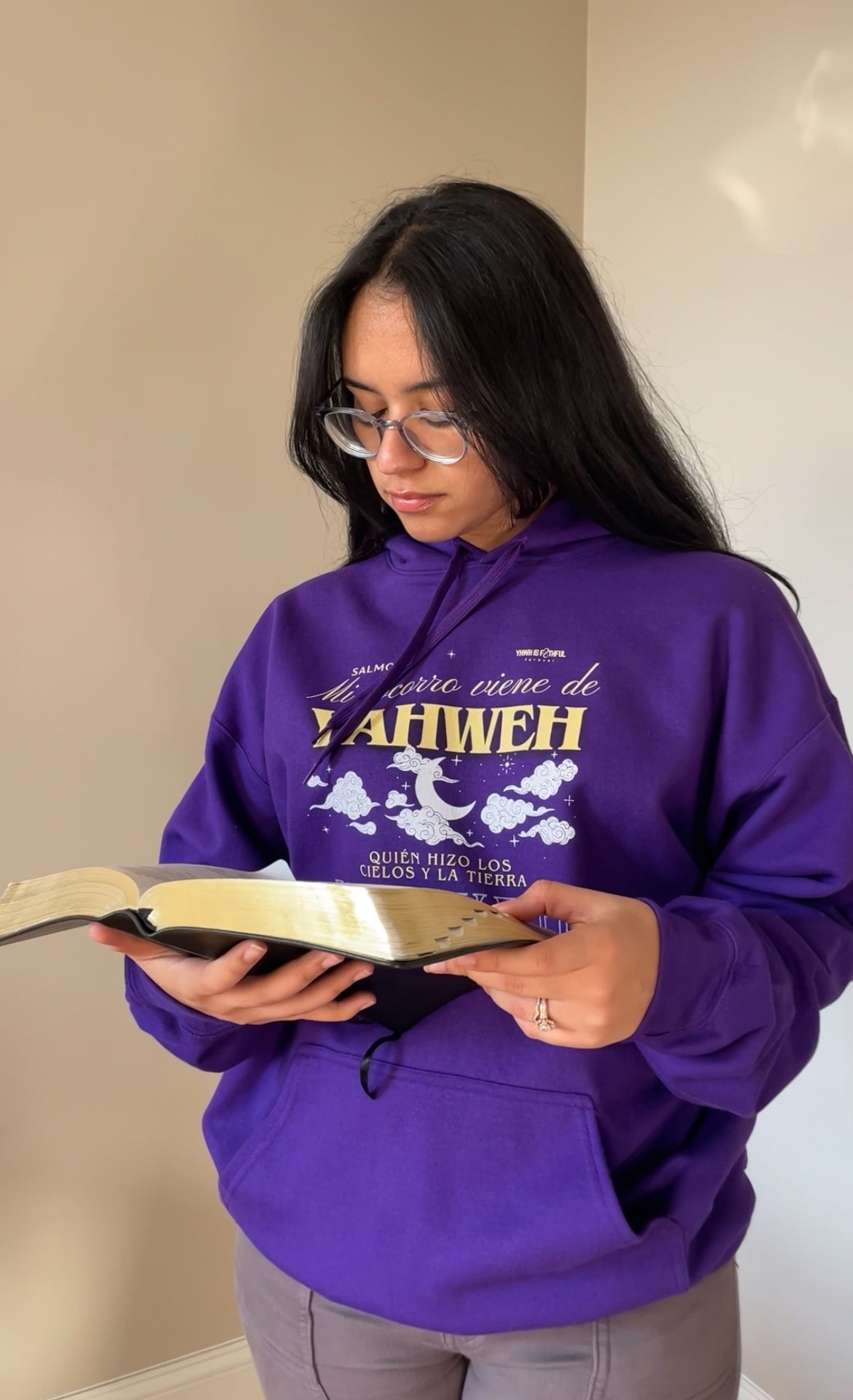 Mi Socorro Viene de Yahweh - Faith Hoodie