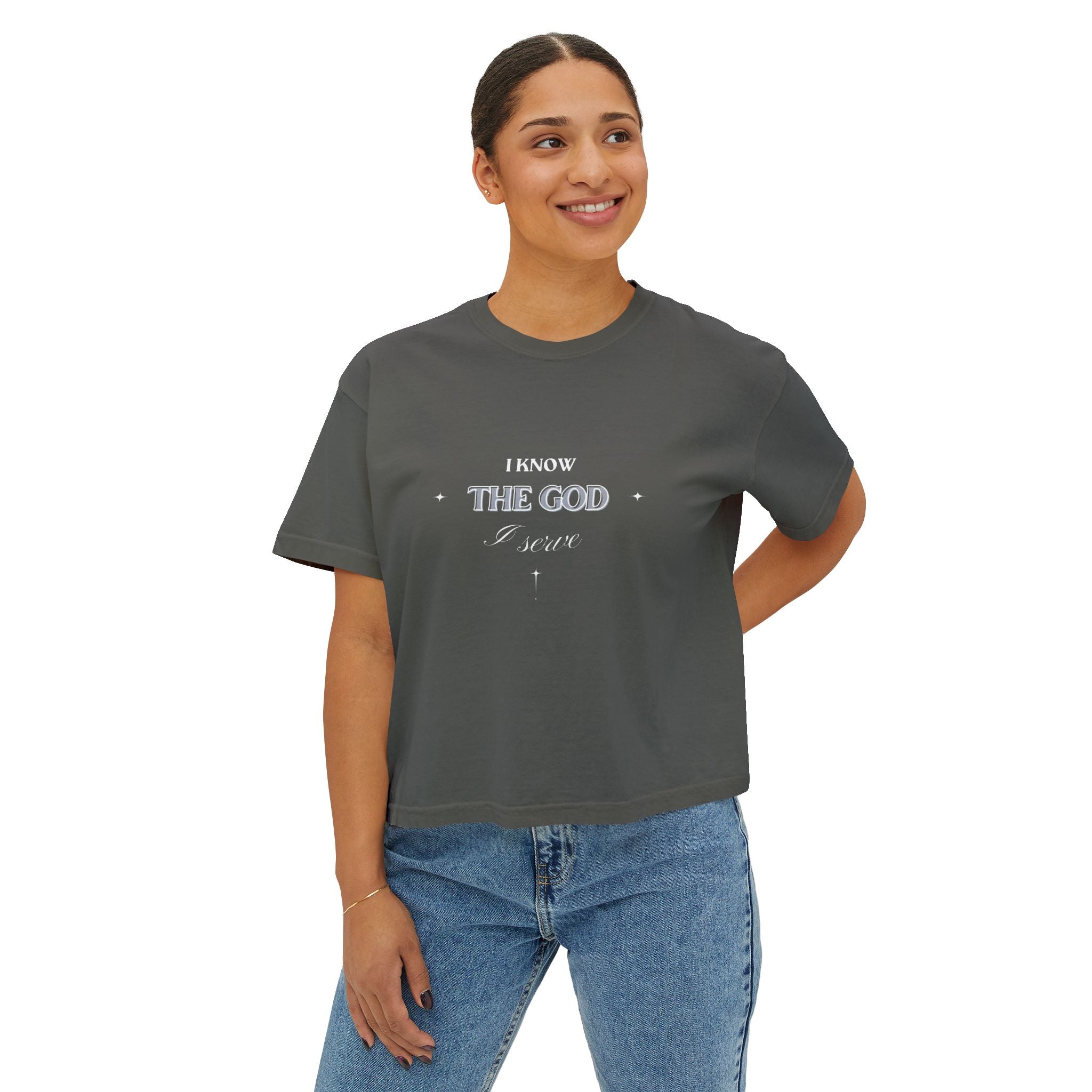 I Know the God I Serve – Women’s Oversized Cropped Boxy Tee